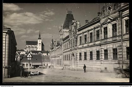 AK Poysdorf, Strassenansicht mit Blick zur Kirche