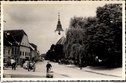 Photo CPA Drosendorf Zissersdorf in Niederösterreich, Teilansicht mit Kirche, Kinderwagen