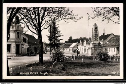 AK Jennersdorf /Burgenland, Kreuzung mit Kaufhaus G. Mandl, Obelisk und Häuserzeile