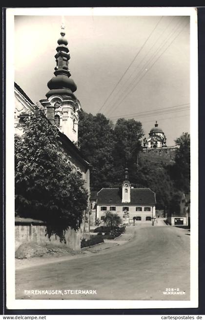 AK Ehrenhausen /Steiermark, Kirche mit Strassenpartie