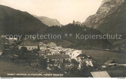 Markt Werfen mit Festung Hohen Werfen