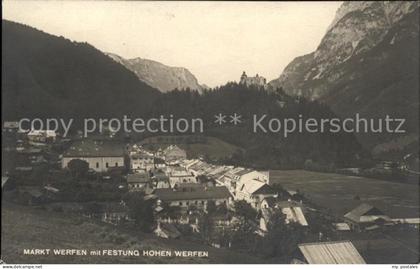 Markt Werfen mit Festung Hohen Werfen