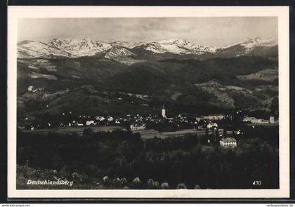 AK Deutschlandsberg, Ortsansicht mit Kirche und Bergpanorama