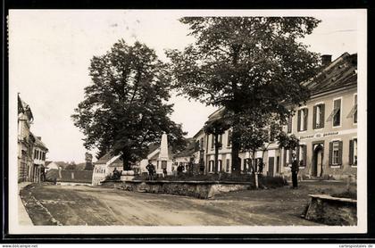 AK Eibiswald /Steiermark, Hubmann Backhaus, Kinder am Denkmal
