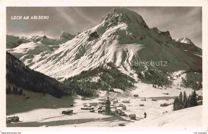 LECH  Arlberg Vorarlberg AT Lech Arlberg Winterlandschaft Dorfkirche Bergpanoram