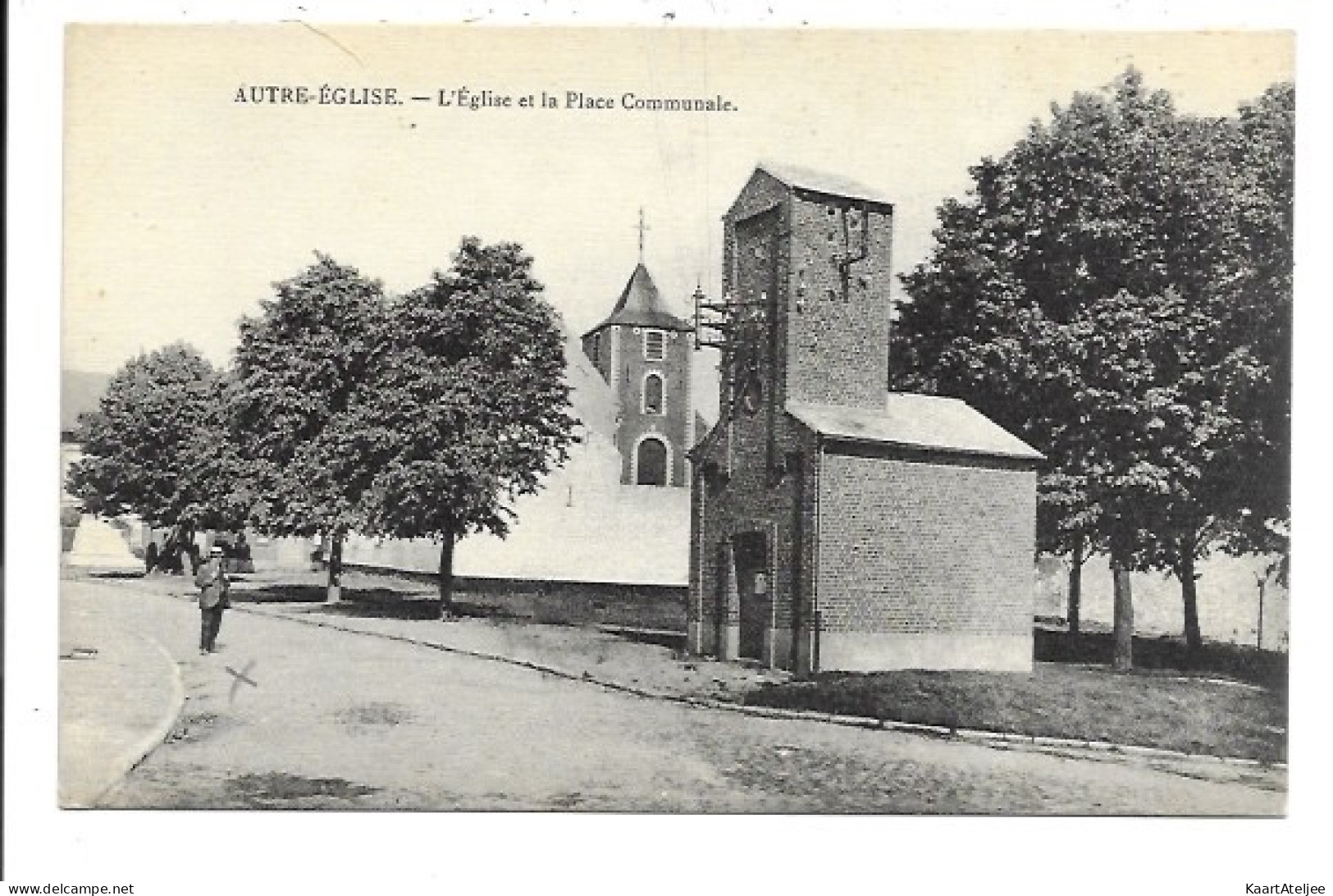 Autre-Eglise - L'Eglise et la Place Communale.