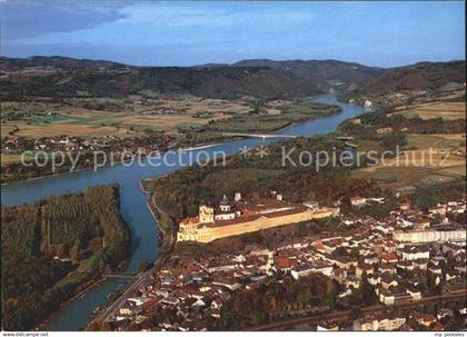 Melk Donau Stift Melk Schloss Kloster Schoenbuehel Fliegeraufnahme
