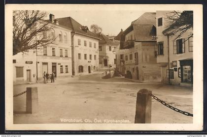 AK Vorchdorf /Ob. Öst., Kirchenplatz mit Geschäften