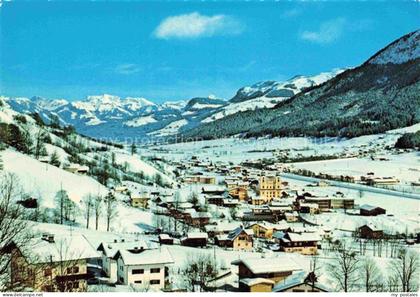 Brixen im Thale Tirol AT Winterpanorama Schnee Kirche Alpental Skigebiet Hochbri