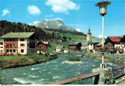 LECH  Arlberg Vorarlberg AT Partie am Lech Blick zur Kirche