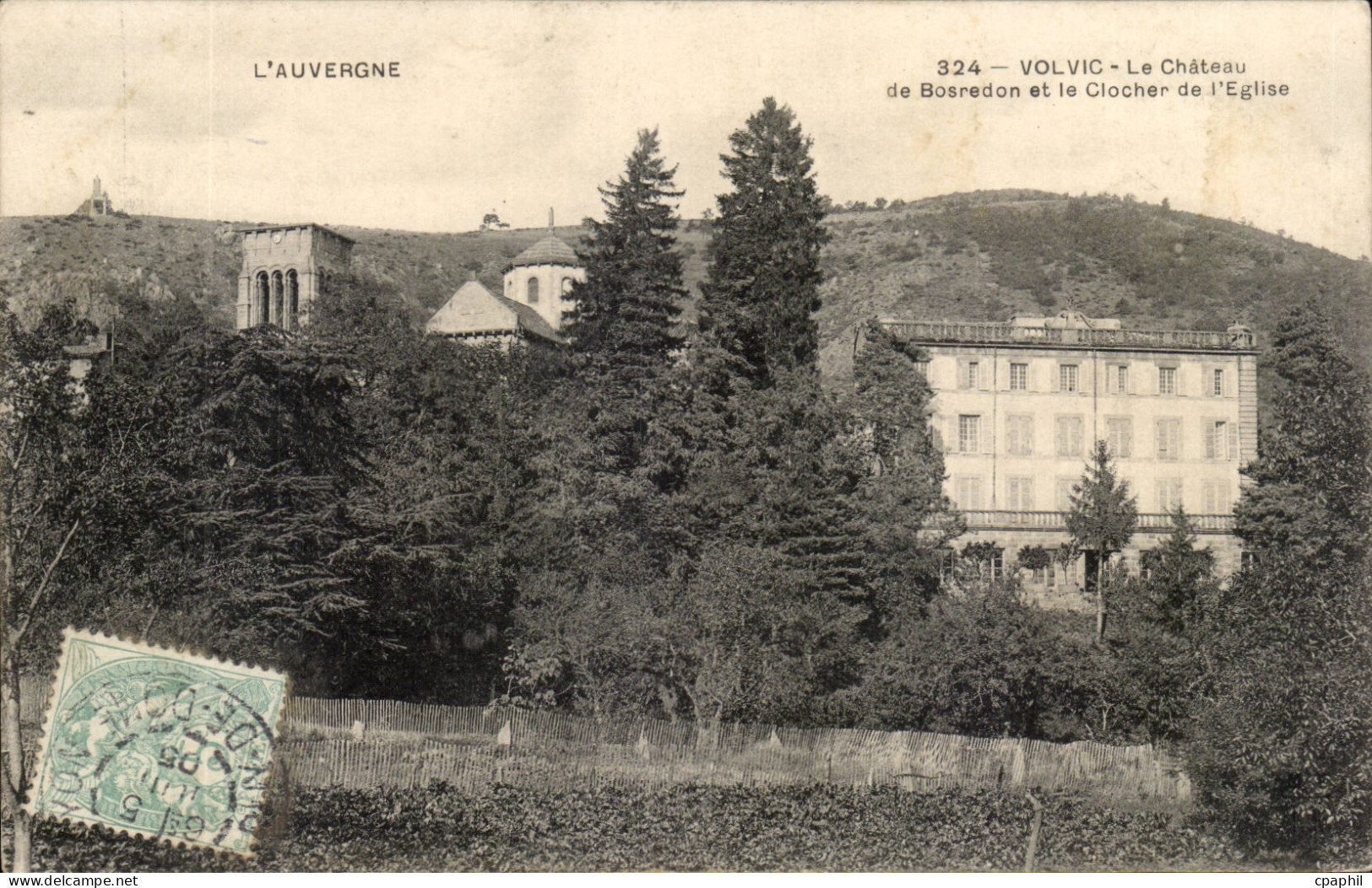 Auvergne CPA Volvic Le chateau de Bosredon et le clocher de l'eglise