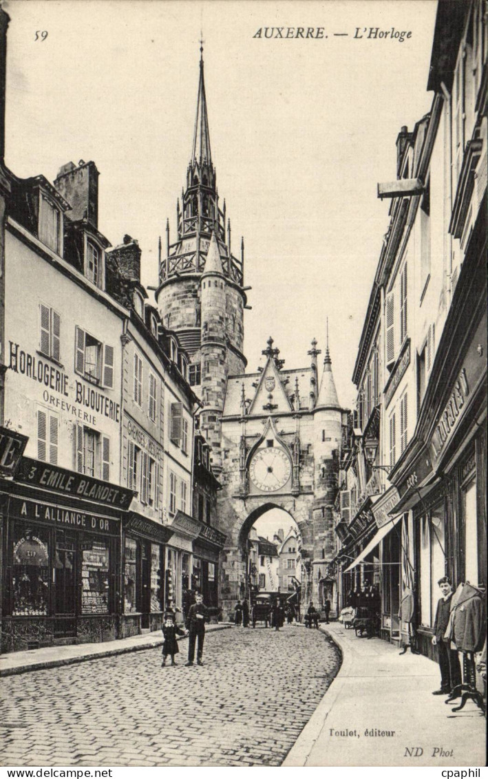 Auxerre CPA L'horloge