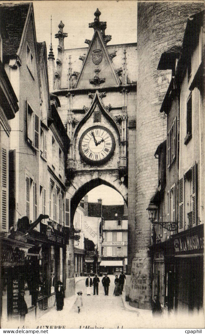 Auxerre CPA L'horloge