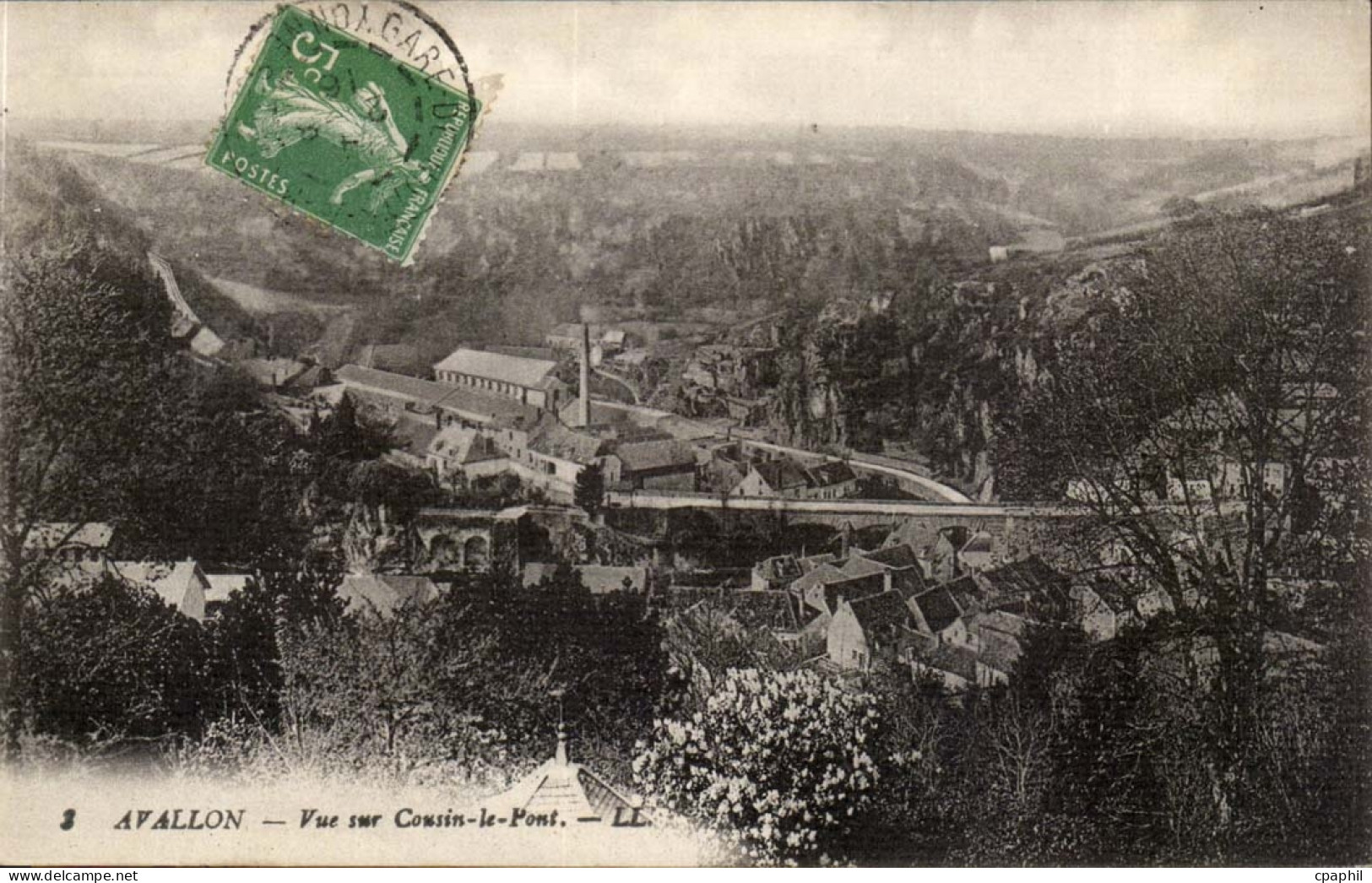 Avallon CPA Vue sur cousin le pont