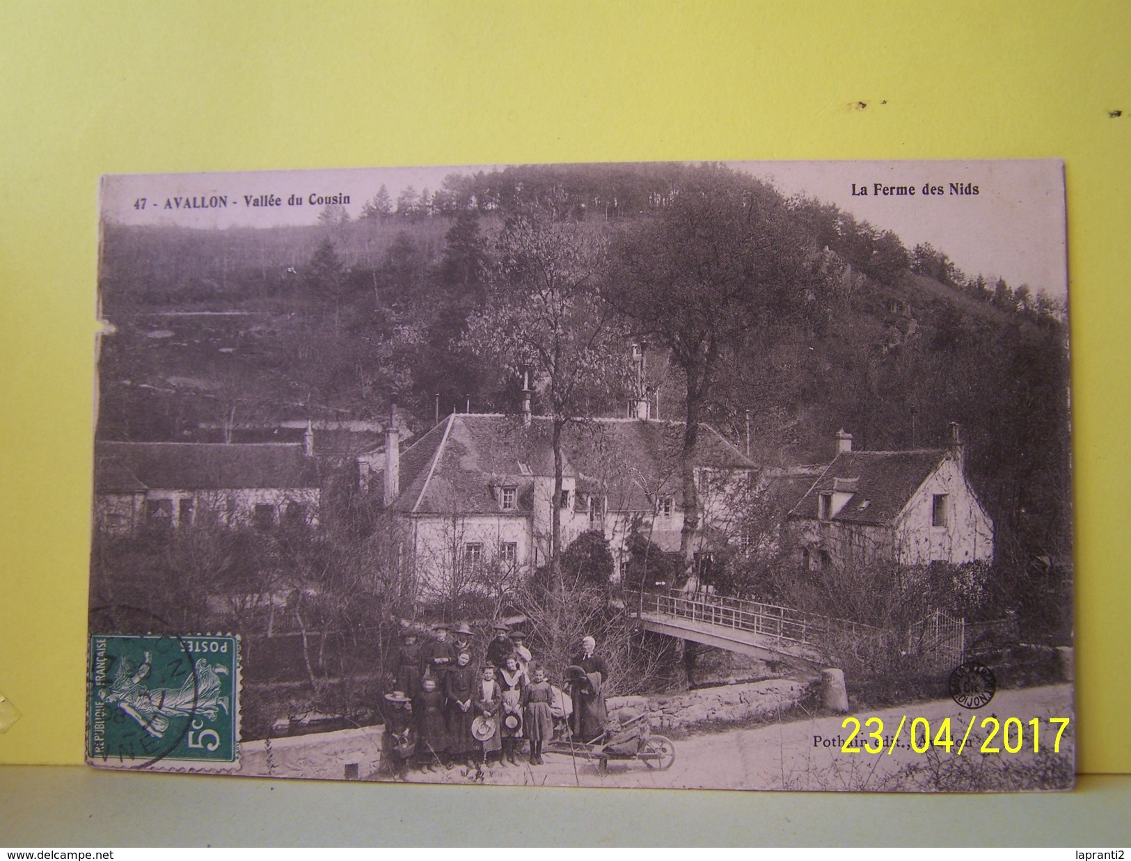 AVALLON (YONNE) LA FERME DES NIDS.