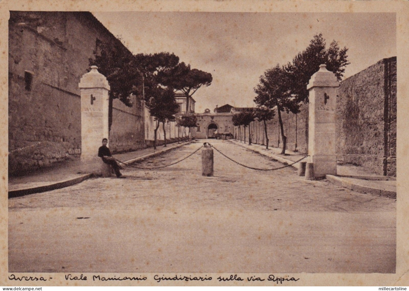 AVERSA: Viale Manicomio Giudiziario sulla via Appia