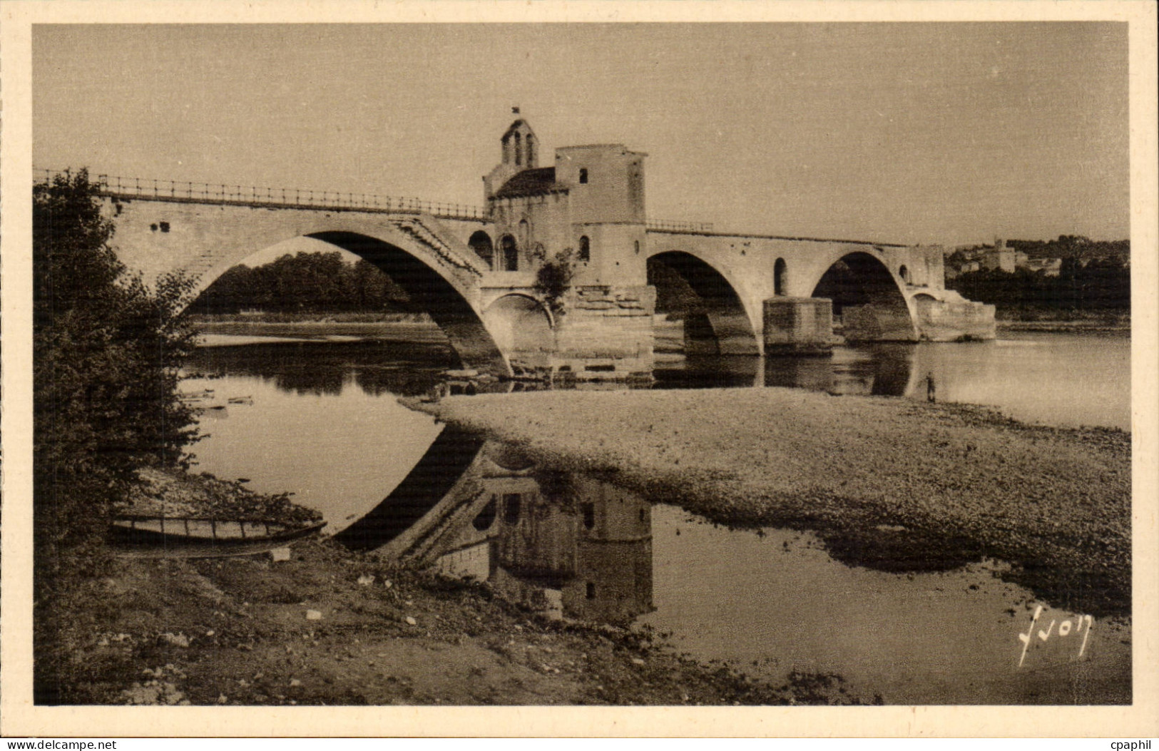 Avignon CPA Palais des papes Le pont Saint Benezet et le rhone
