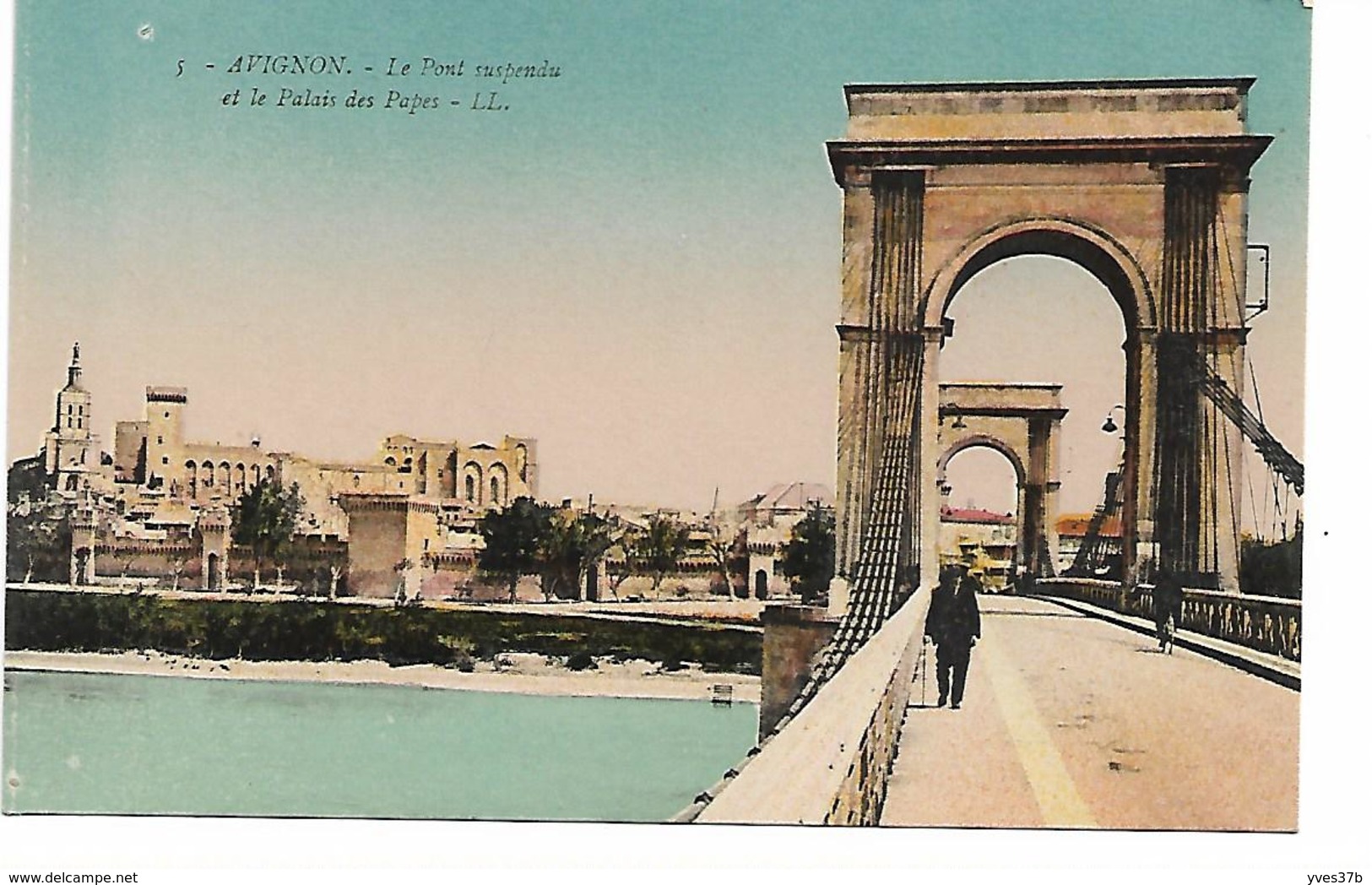 AVIGNON Le Pont Suspendu et le Palais des Papes