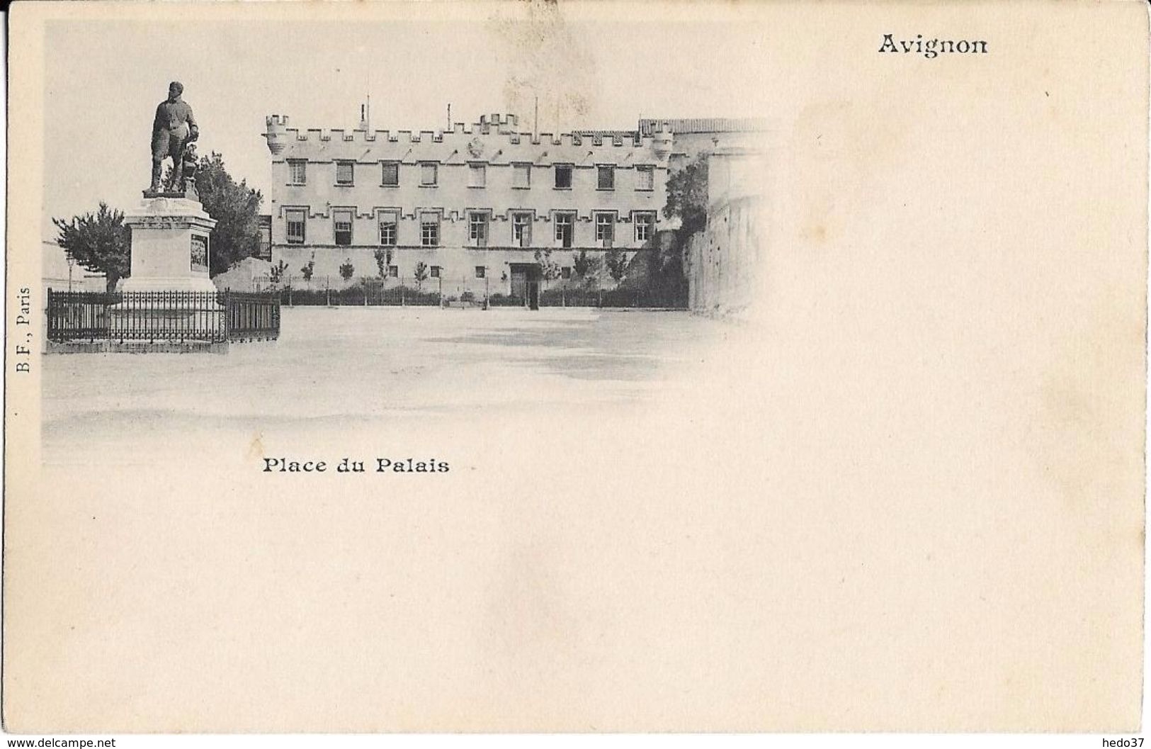Avignon - Place du Palais