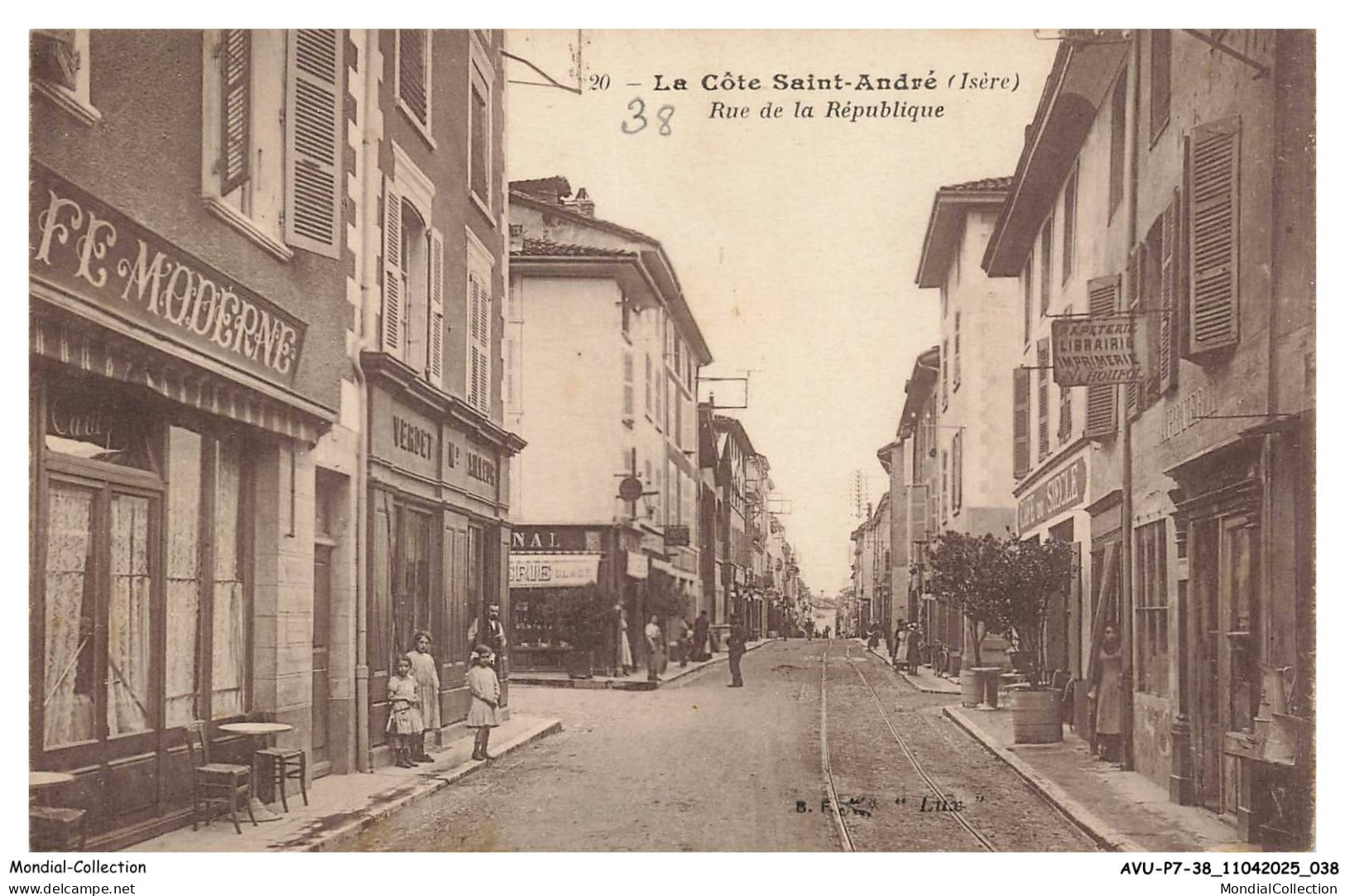 AVUP7-0415-38 - LA COTE-SAINT-ANDRE - Rue de la république