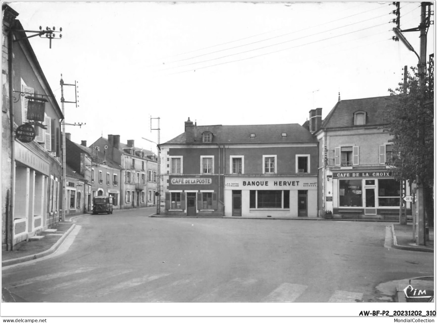 AW-BFP2-0814-18 - LES AIX-D'ANGILLON - Place des tilleuls