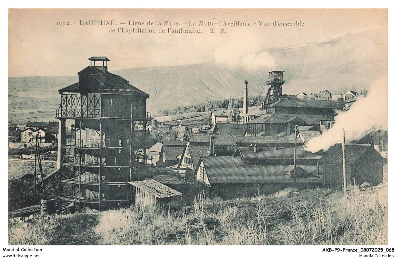 AXBP9-0683-38 - DAUPHINE - Ligne de la mure - LA MOTTE-D'AVEILLANS - Vue d'ensemble de l'exploitation