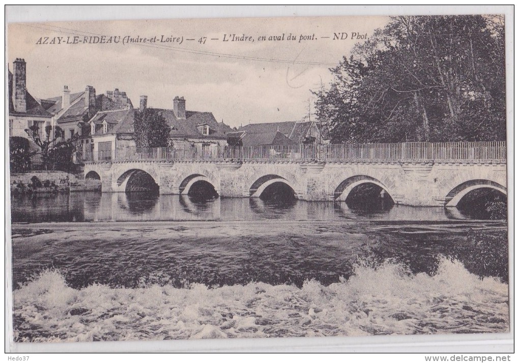 Azay-le-Rideau - L'Indre en avant du pont