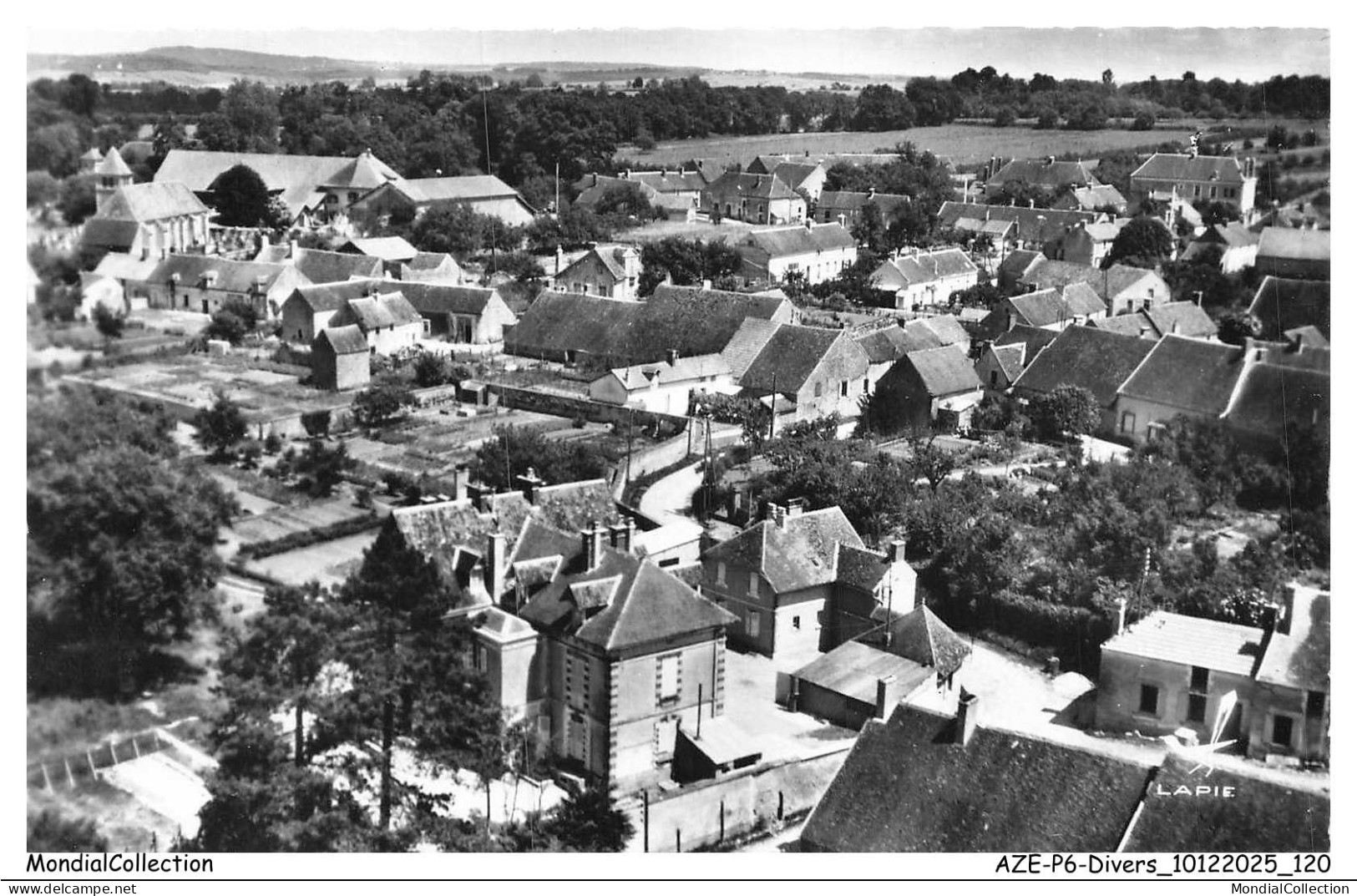 AZEP6-0589-89 - En avion au dessus de SAINT-GEORGES-SUR-BAULCHES - Vue d'ensemble le quartier de l'eglise et la gendarme