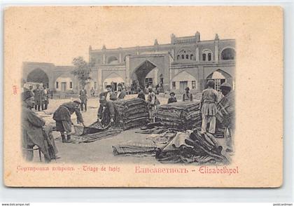 Azerbaijan - GANJA Yelisavetpol - Sorting the carpets - Publ. unionbild 2195