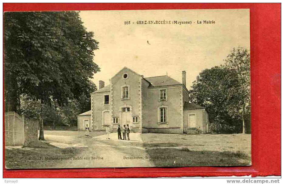 B - 53 - GREZ en BOUERE - la mairie