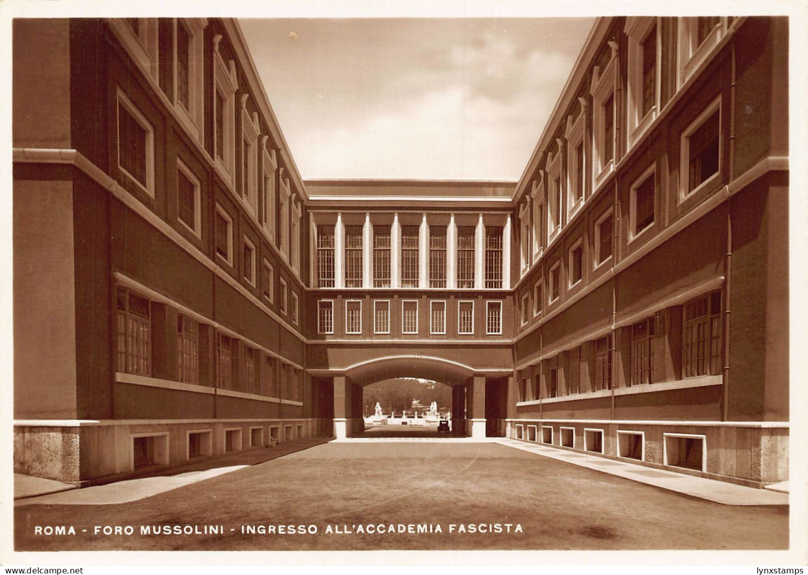 B026 Italy Rome Rome Foro Mussolini Ingresso All'accademia RPPC postcard