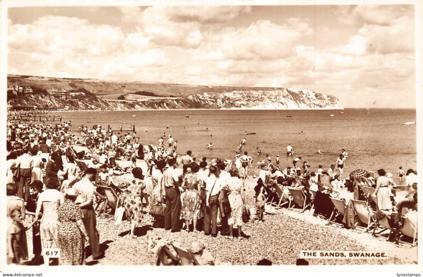 B056 England The Sands Swanage RPPC vintage postcard