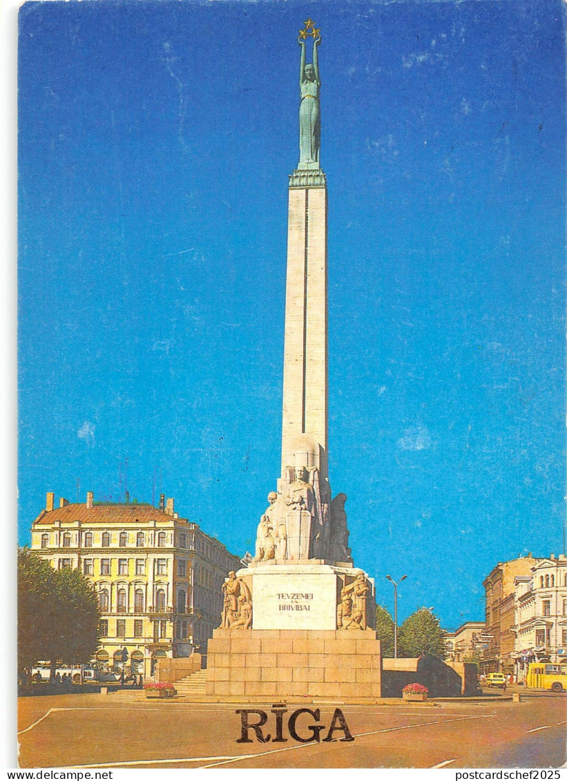 B109456 Latvia Riga Monument Statues Auto Cars
