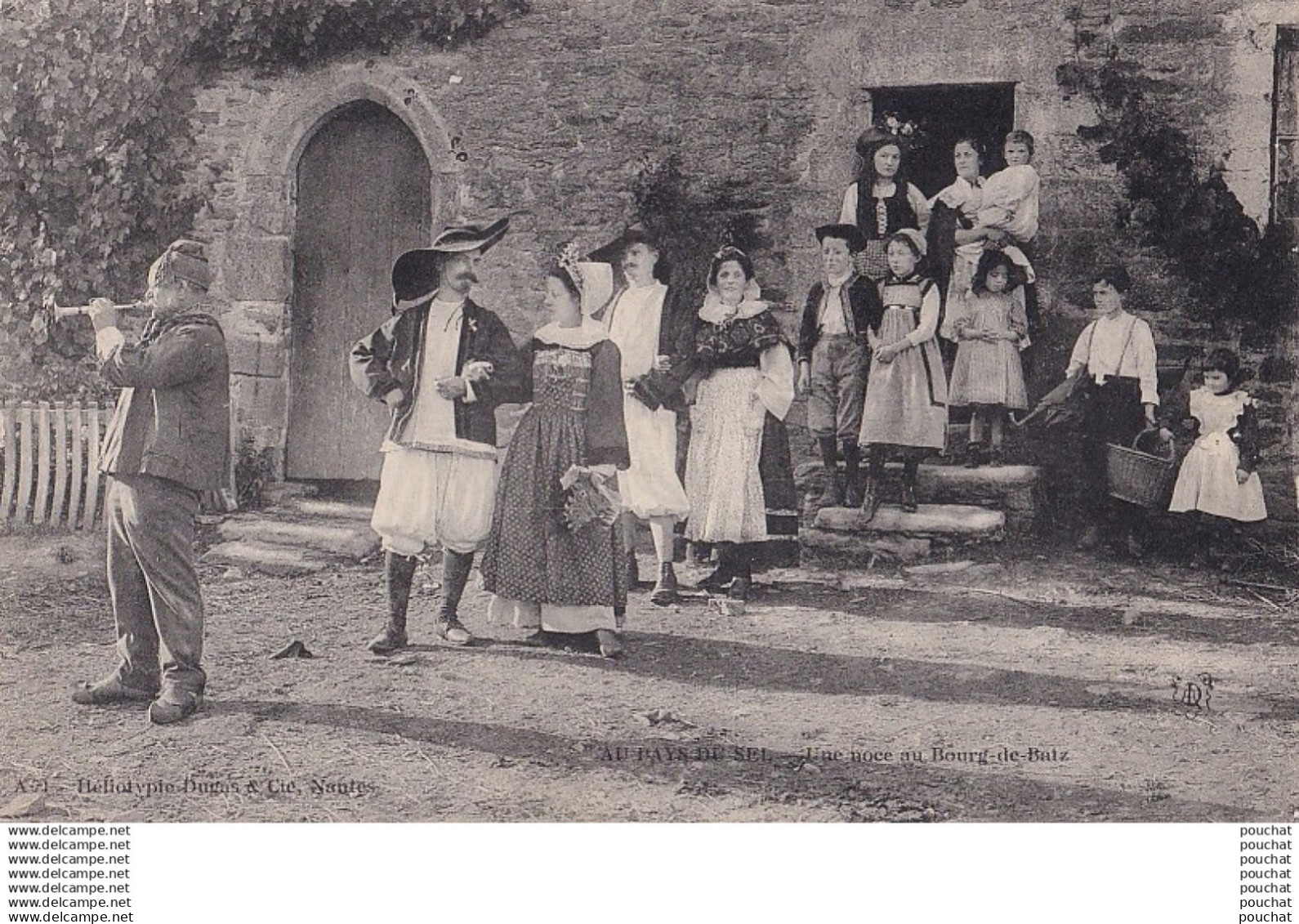 B20-44) AU PAYS DU SEL - UNE NOCE AU BOURG DE BATZ - EDIT. DUGAS , NANTES - 2 SCANS