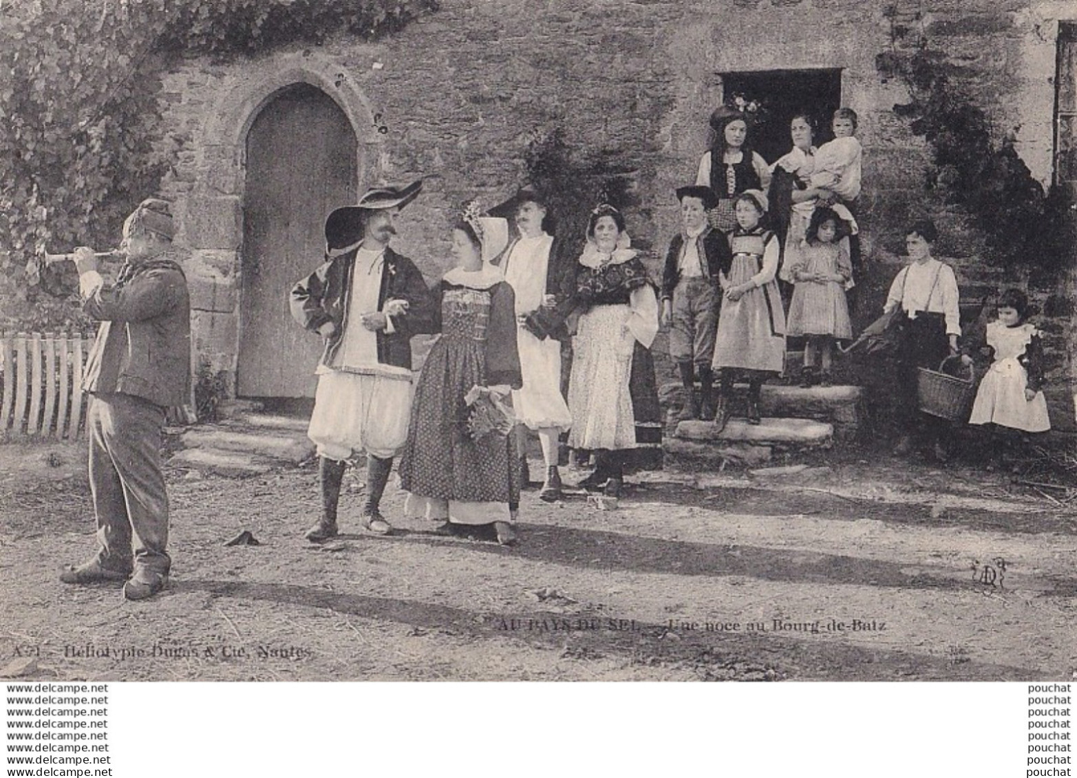 B20-44) AU PAYS DU SEL - UNE NOCE AU BOURG DE BATZ - EDIT. DUGAS , NANTES - 2 SCANS