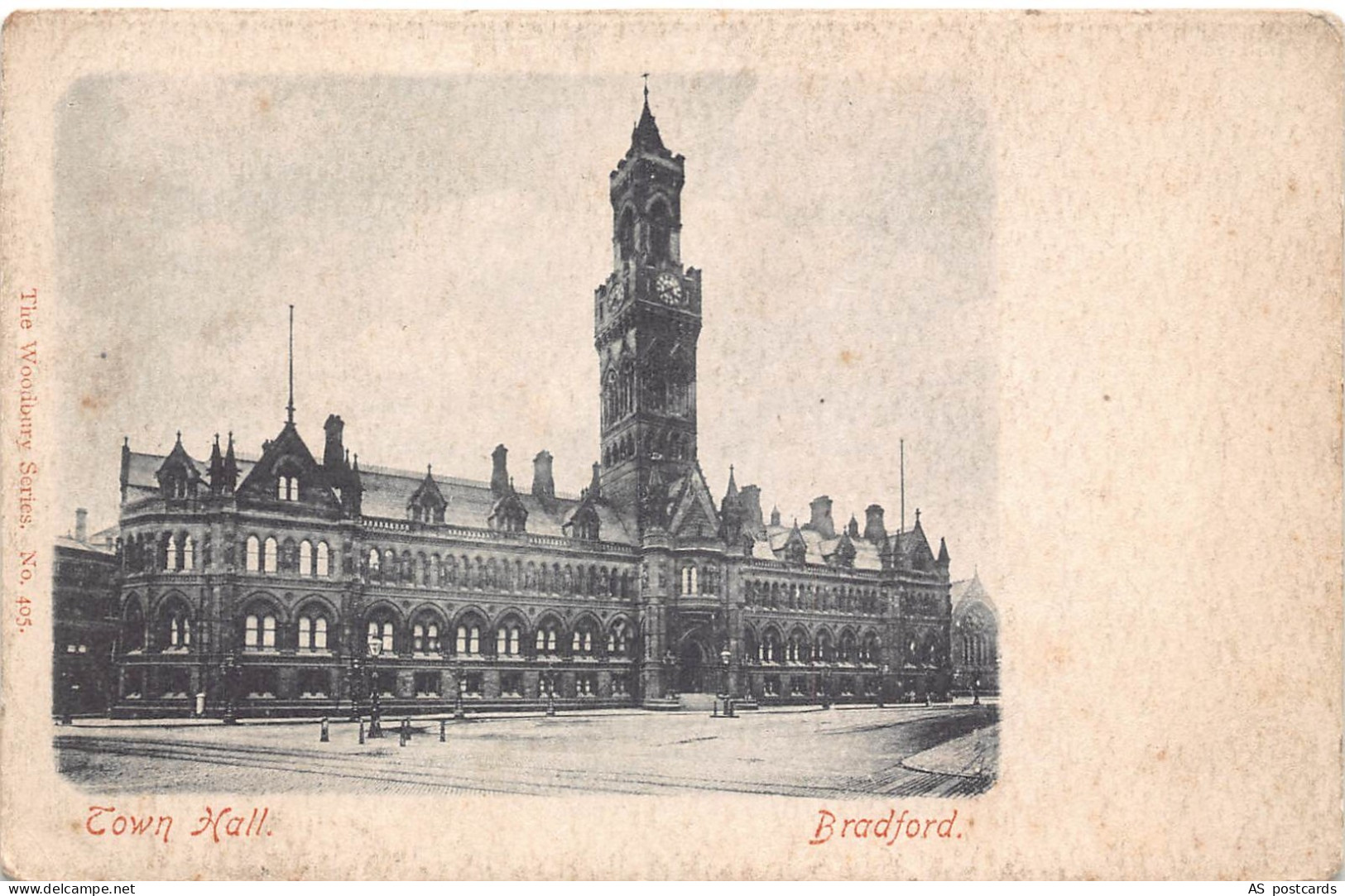B397 England Town Hall Bradford vintage postcard
