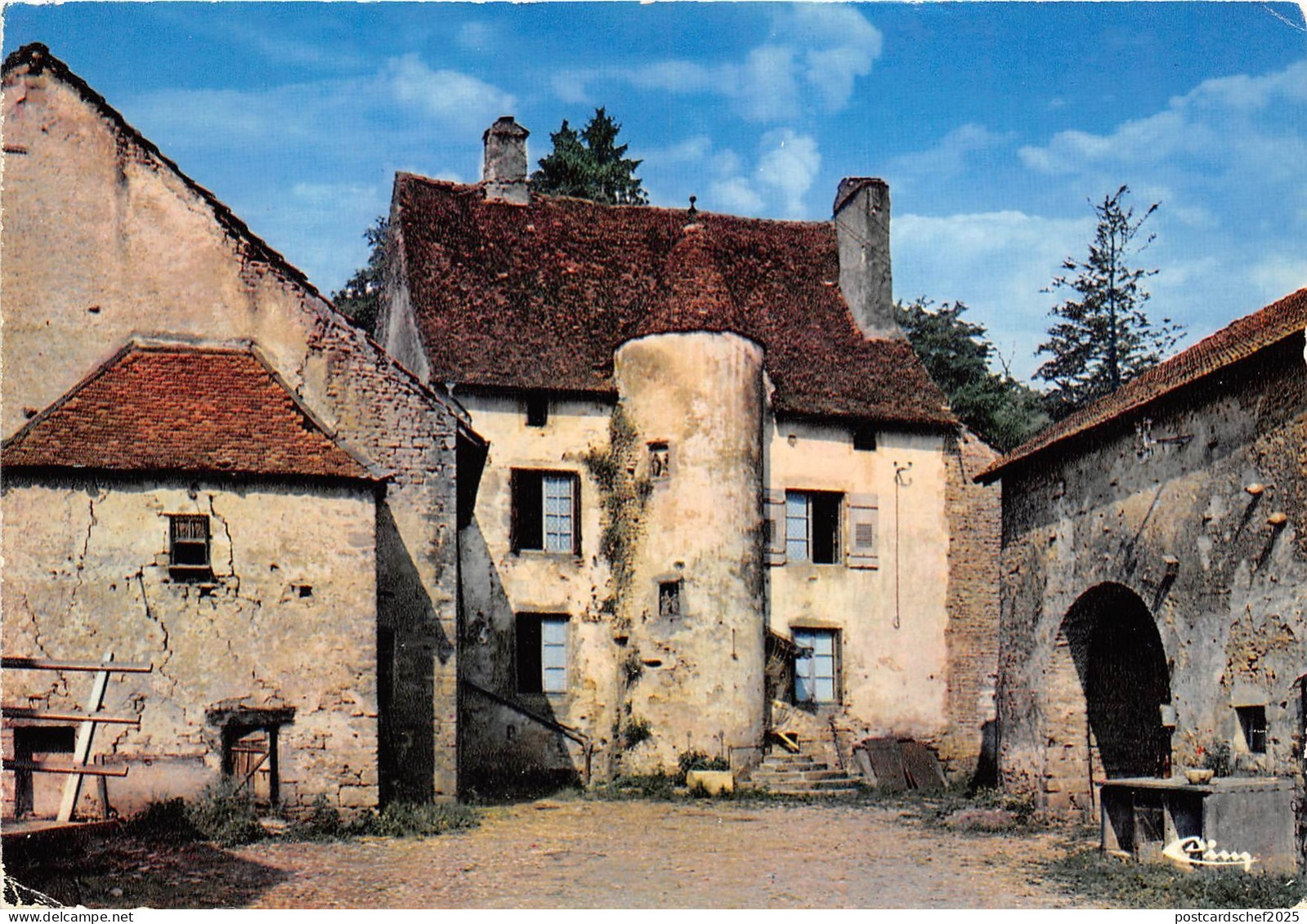 B50947 Jussey L'ancien relais des diligences france