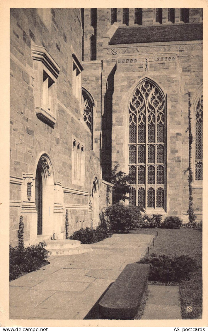 B510 US 1940 Connecticut New Haven Yale University Trumbull Library postcard