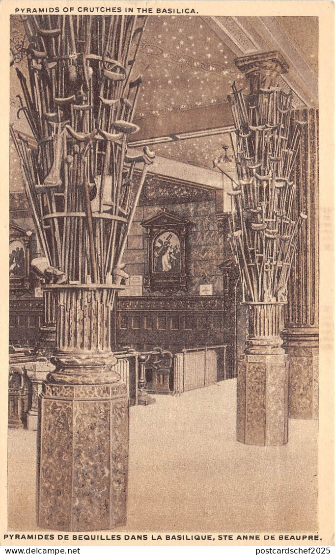 B5113 Pyramides de Bequilles dans la Basilique Ste Anne de Beaupre