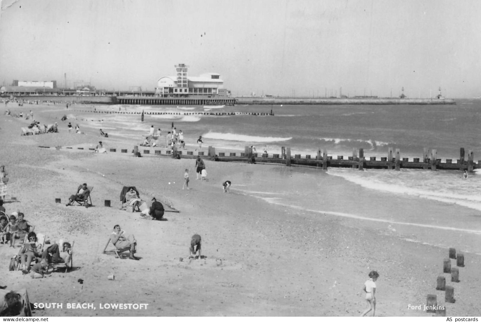 B619 England South Beach Lowestoft RPPC vintage postcard