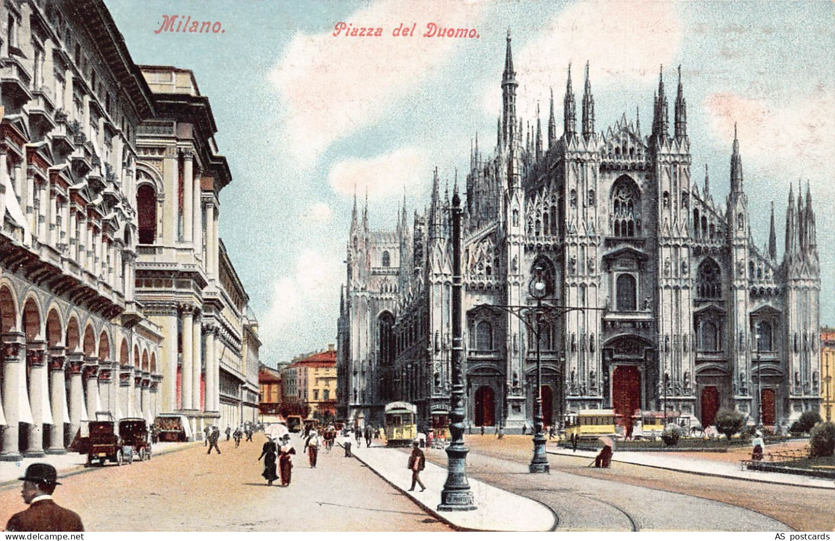 B658 Italy Milano Milan Square Piazza del Duomo postcard