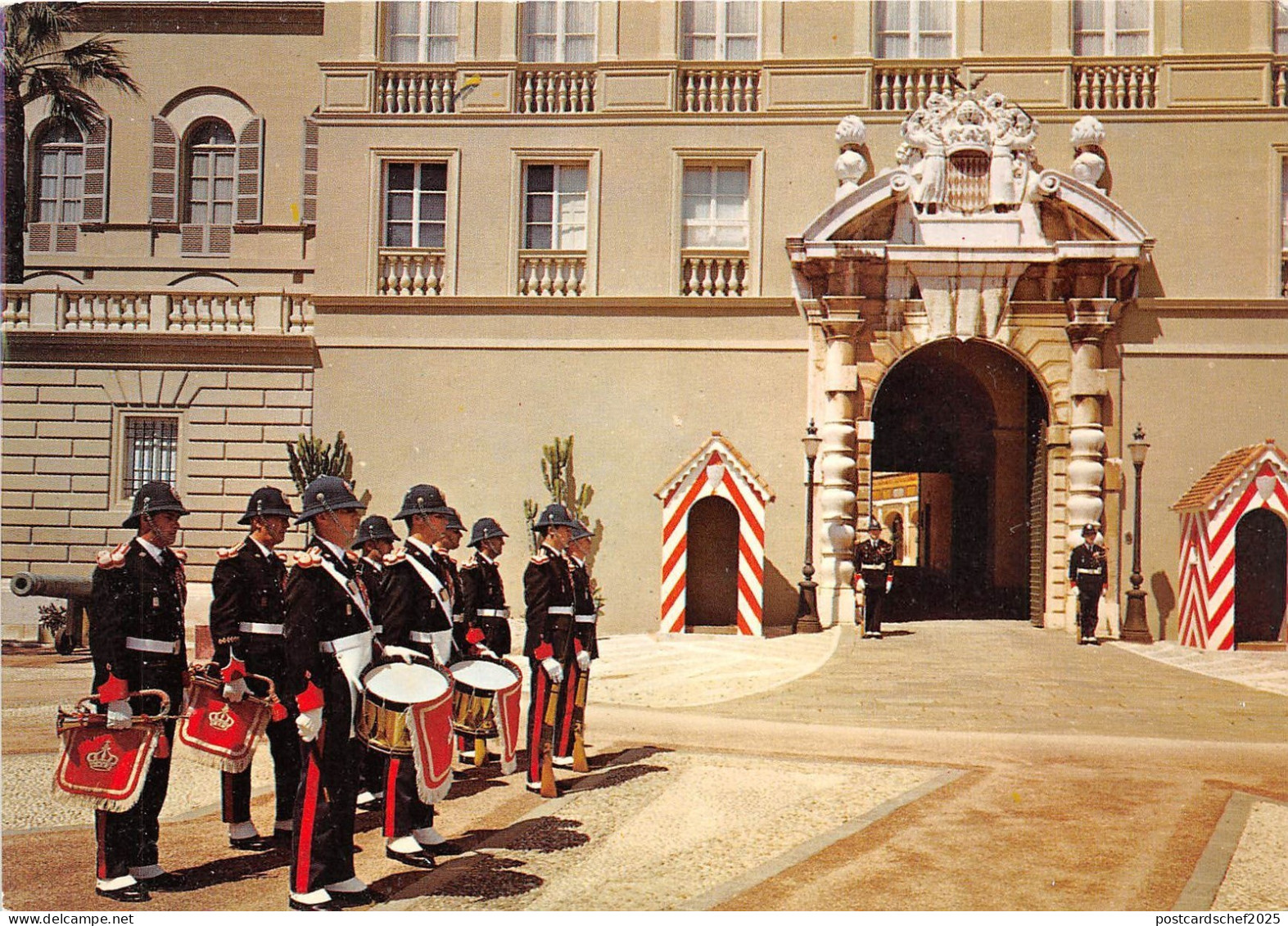 B74503 la releve de la garde du palais princier monaco
