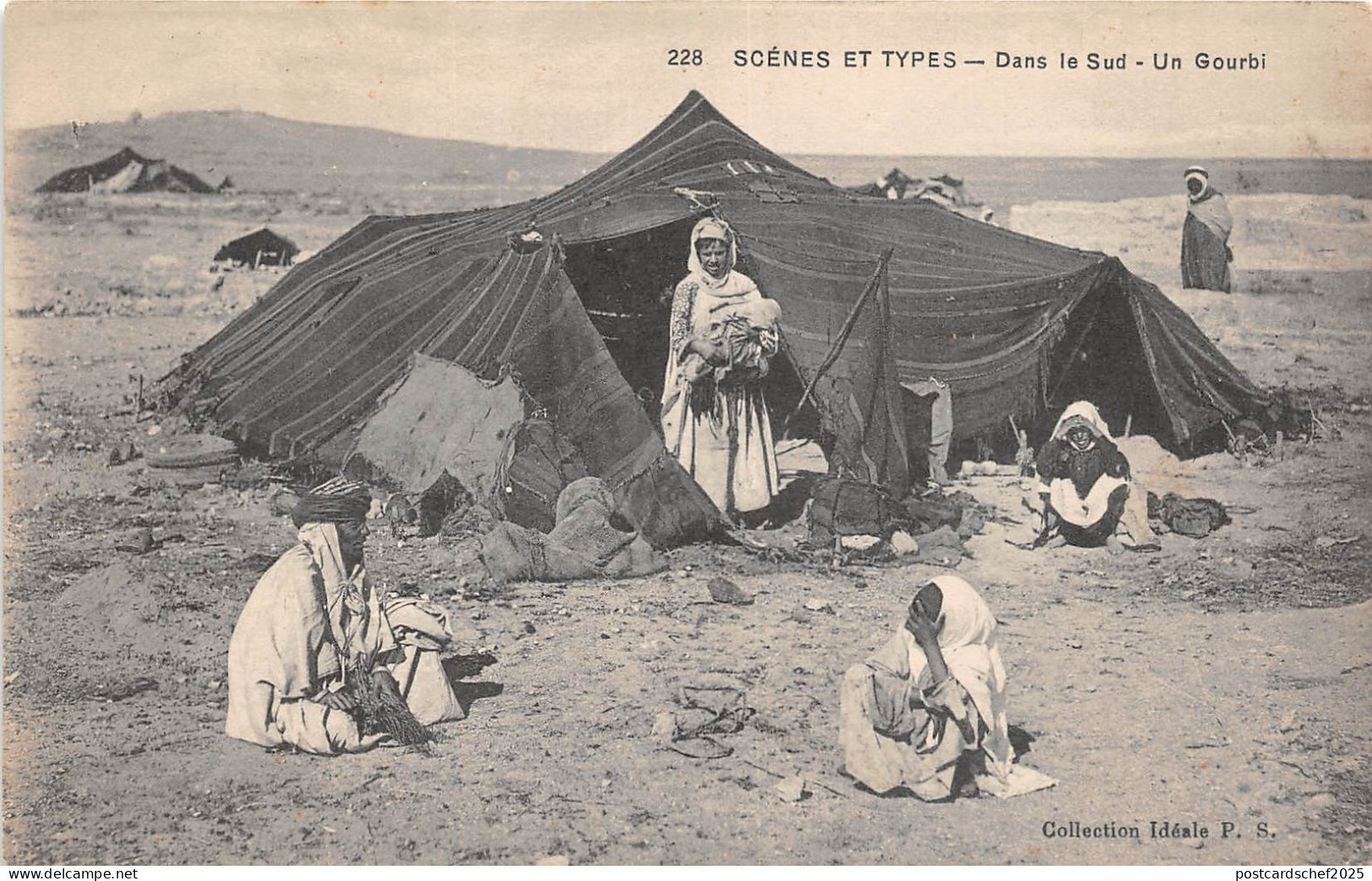 B91903 types folklore dans le sud un gourbi  in the south a foxhole   africa