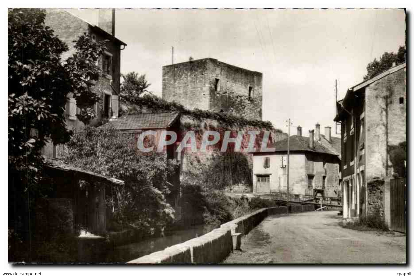 Baccarat - Rue du Canal - CPA