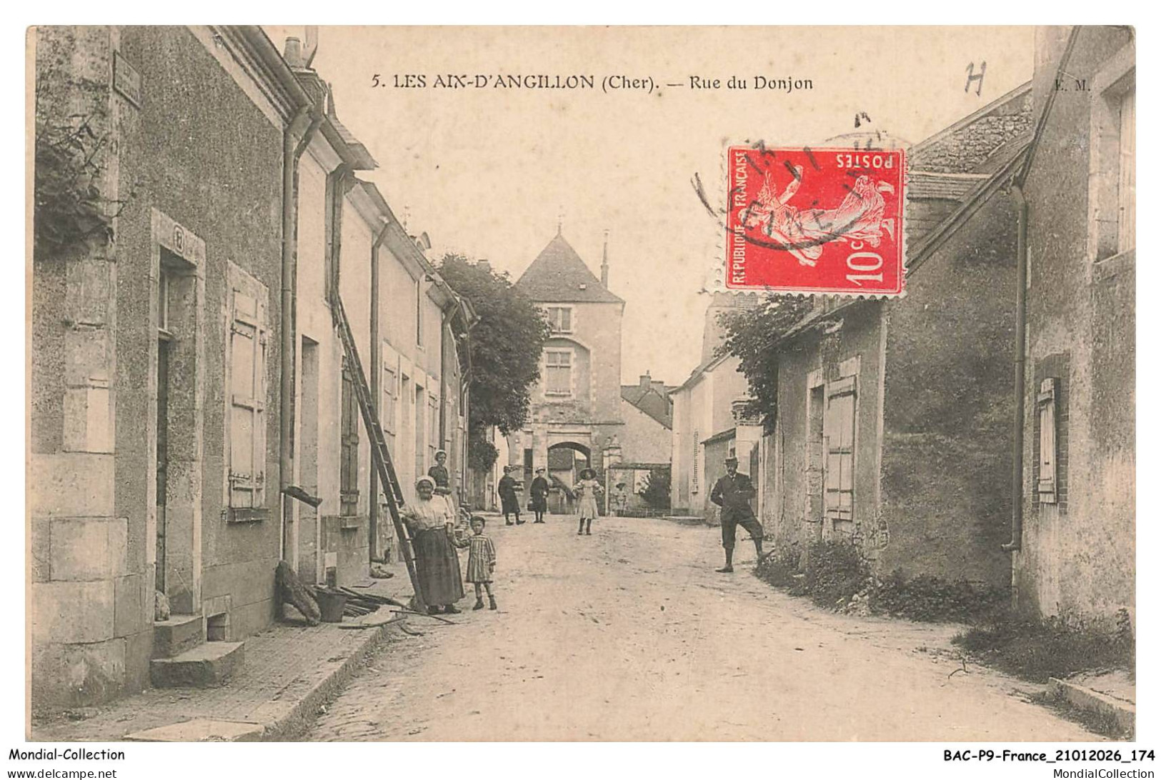 BACP9-0696-18 - LES-AIX-D'ANGILLON - Rue du donjon