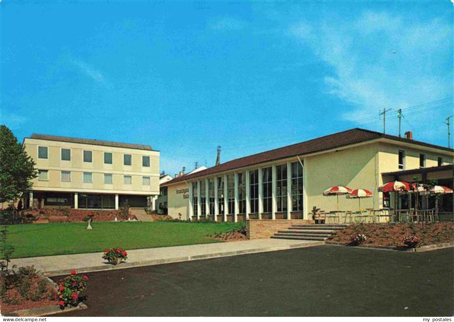 Bad Langenbruecken Bad Schoenborn Kraichgau Halle mit Rathaus