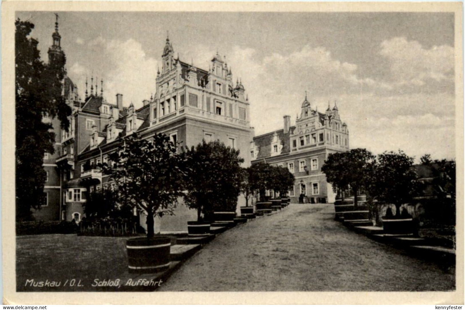 Bad Muskau, Schloss Auffahrt