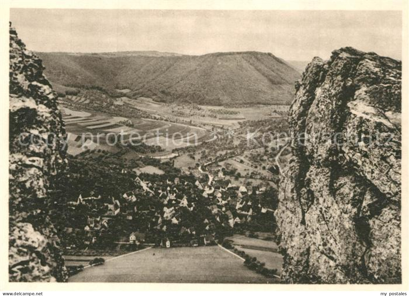 Bad ueberkingen mit dem Kahlenstein Felsen