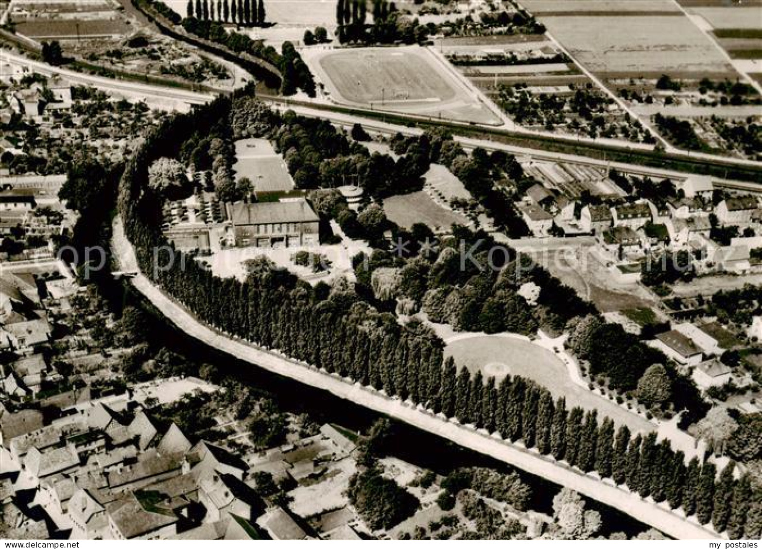 Bad Vilbel Niddapromenade mit Kurpark