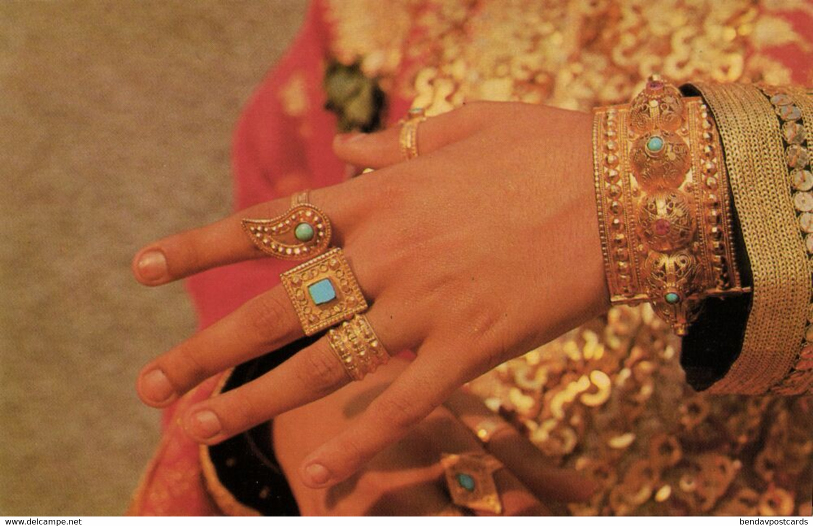 bahrain, Traditional Jewelry, Ring Bracelet (1970s) Postcard